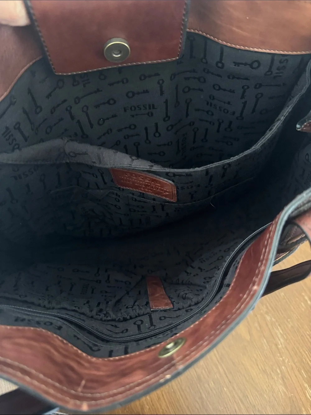 Fossil leather bronze